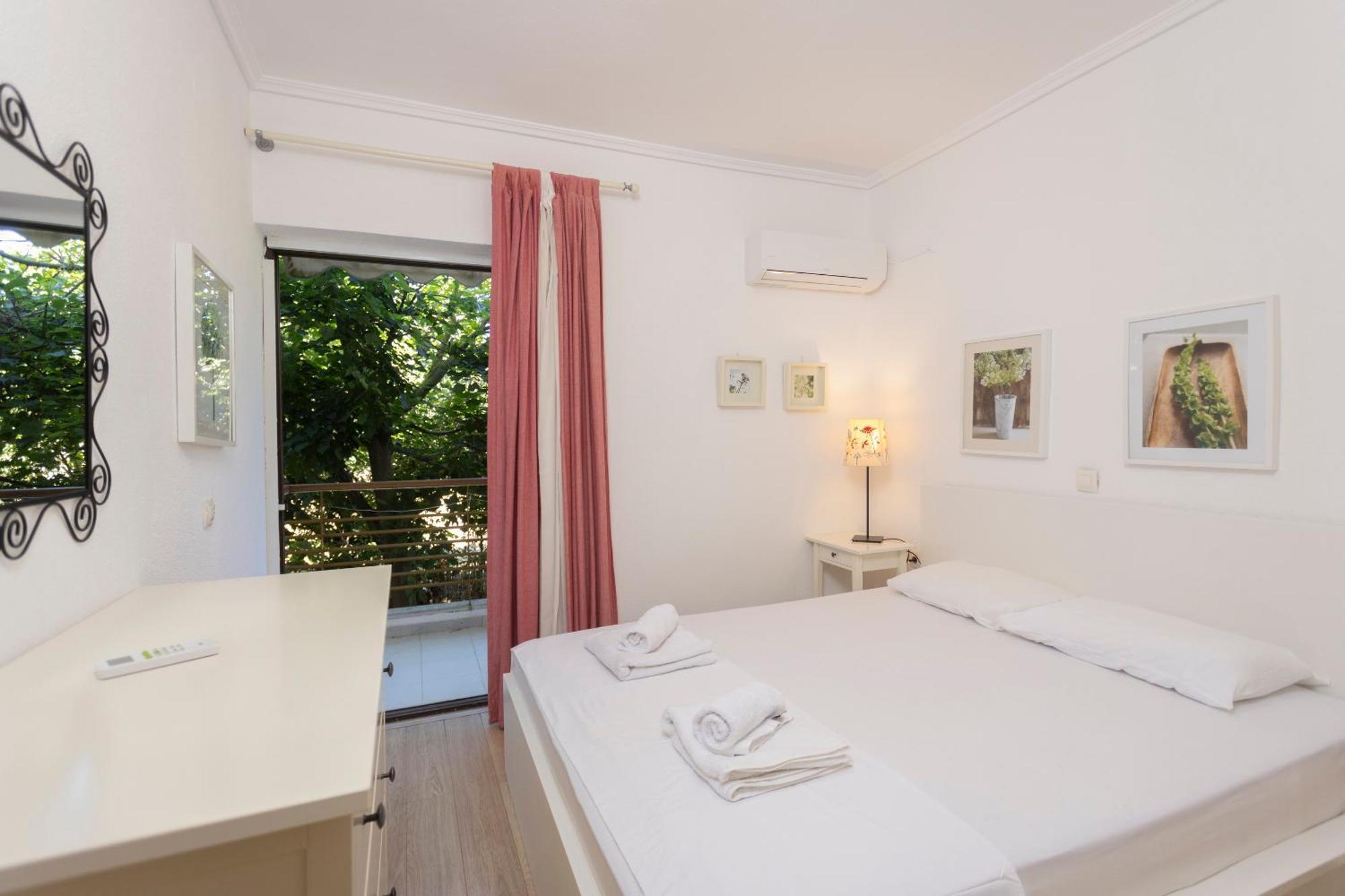 Lovely Villa 3 Min From The Beach Hanioti Exterior photo