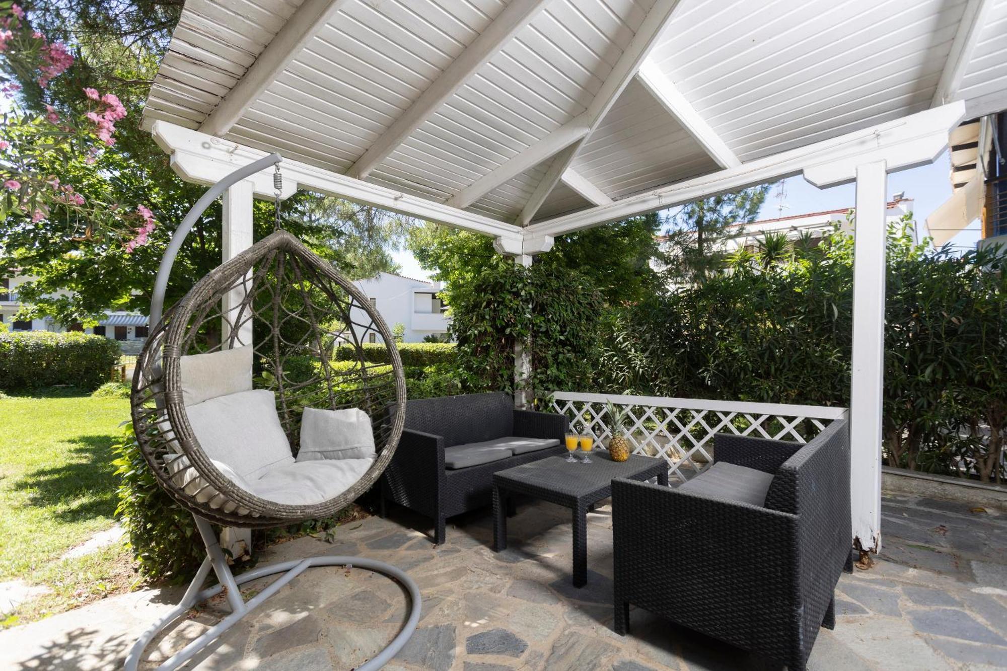 Lovely Villa 3 Min From The Beach Hanioti Exterior photo